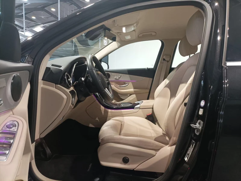Mercedes-Benz GLC 220, снимка 6 - Автомобили и джипове - 53503279