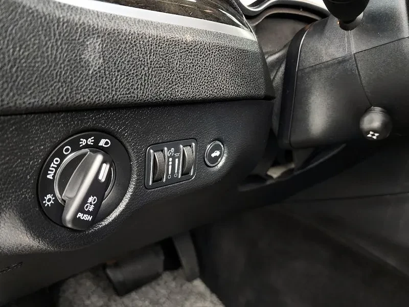 Chrysler 300c 3.6, снимка 16 - Автомобили и джипове - 54328403