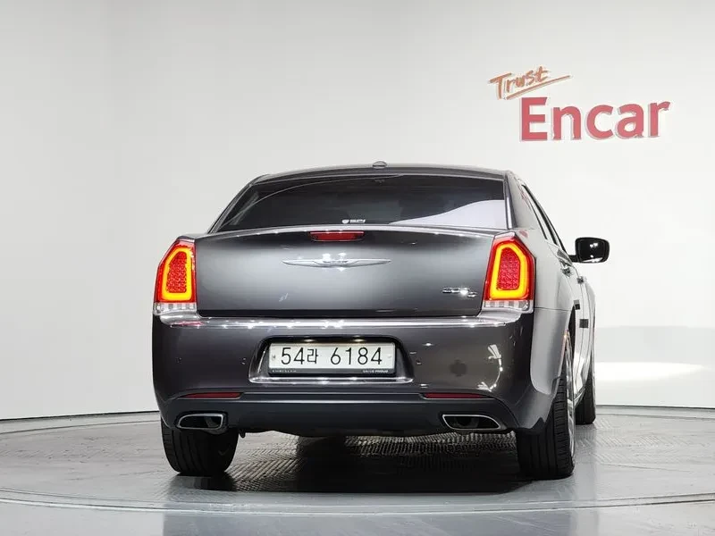 Chrysler 300c 3.6, снимка 4 - Автомобили и джипове - 54328403