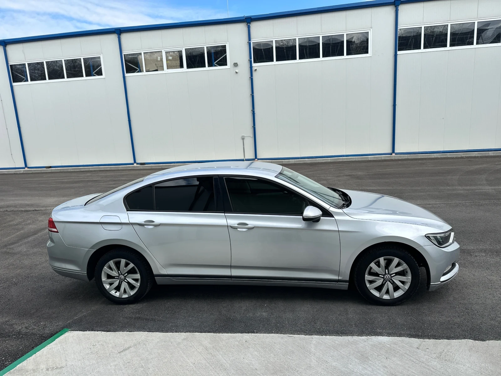 VW Passat * 2.0TDI* DSG* НОВ ВНОС* НОВИ ГУМИ*  - изображение 3