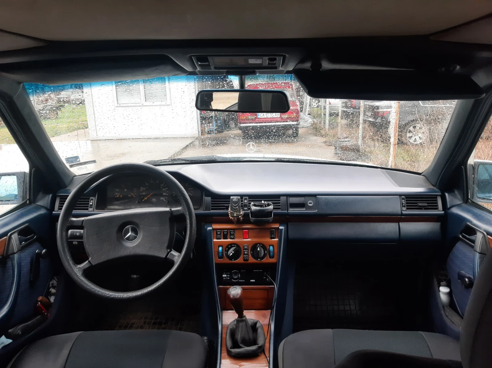 Mercedes-Benz 124 250д - изображение 8