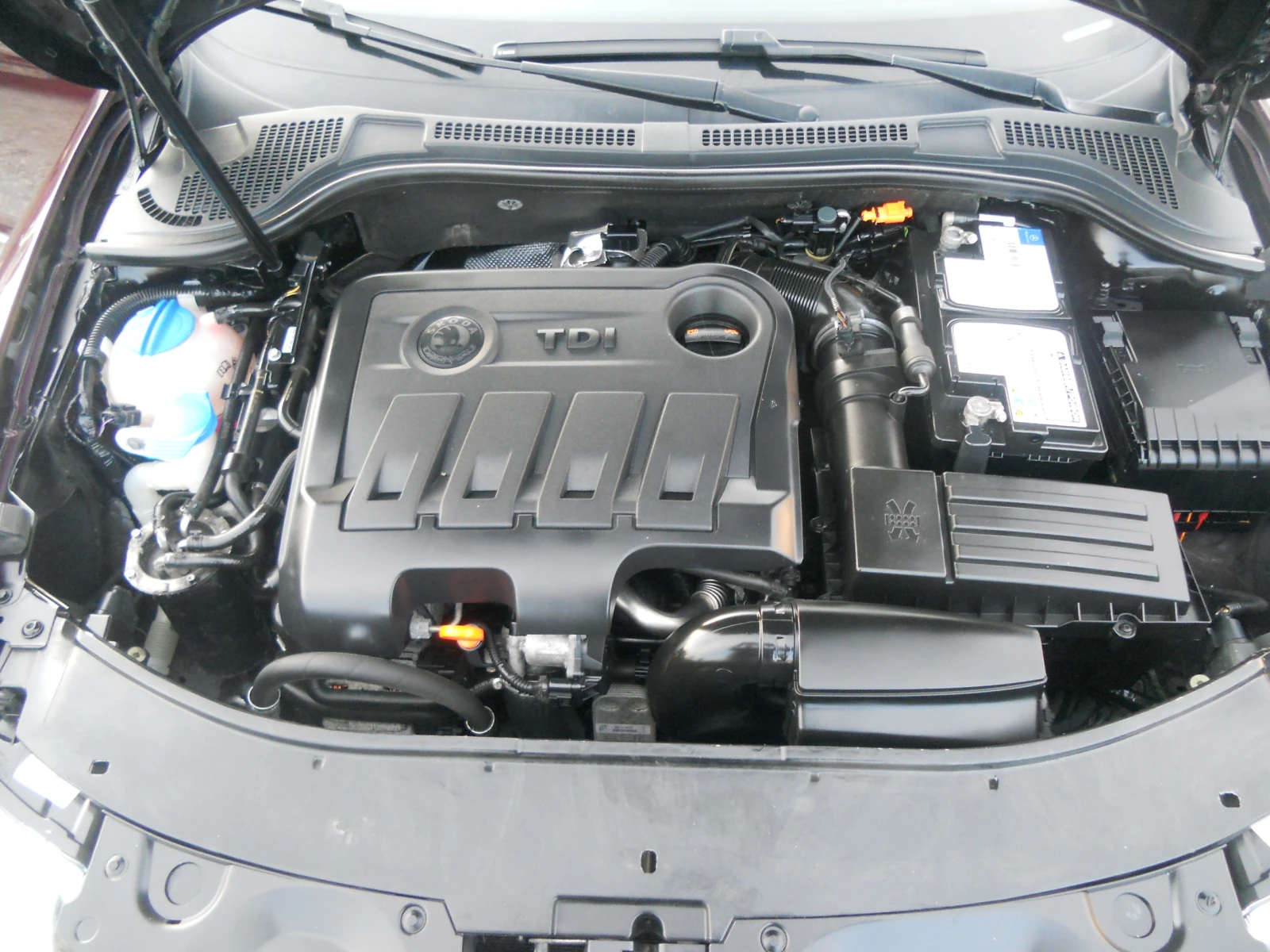 Skoda Superb 2.0TDI ЛИЗИНГ!!! 140 КОНСКИ СИЛИ, снимка 14 - Автомобили и джипове - 53815782