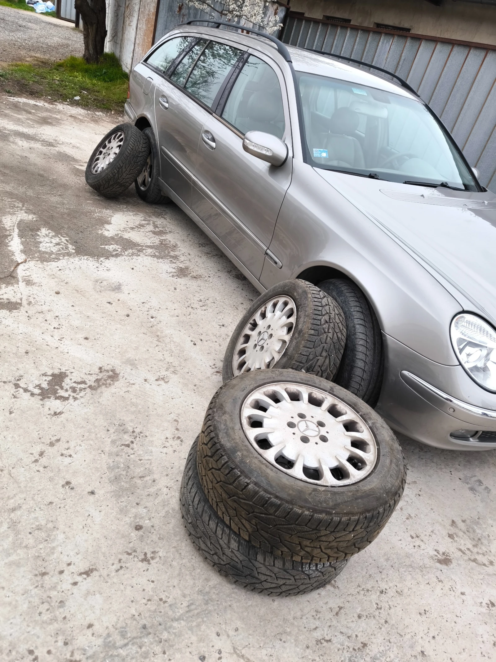 Mercedes-Benz E 320, снимка 15 - Автомобили и джипове - 54059476