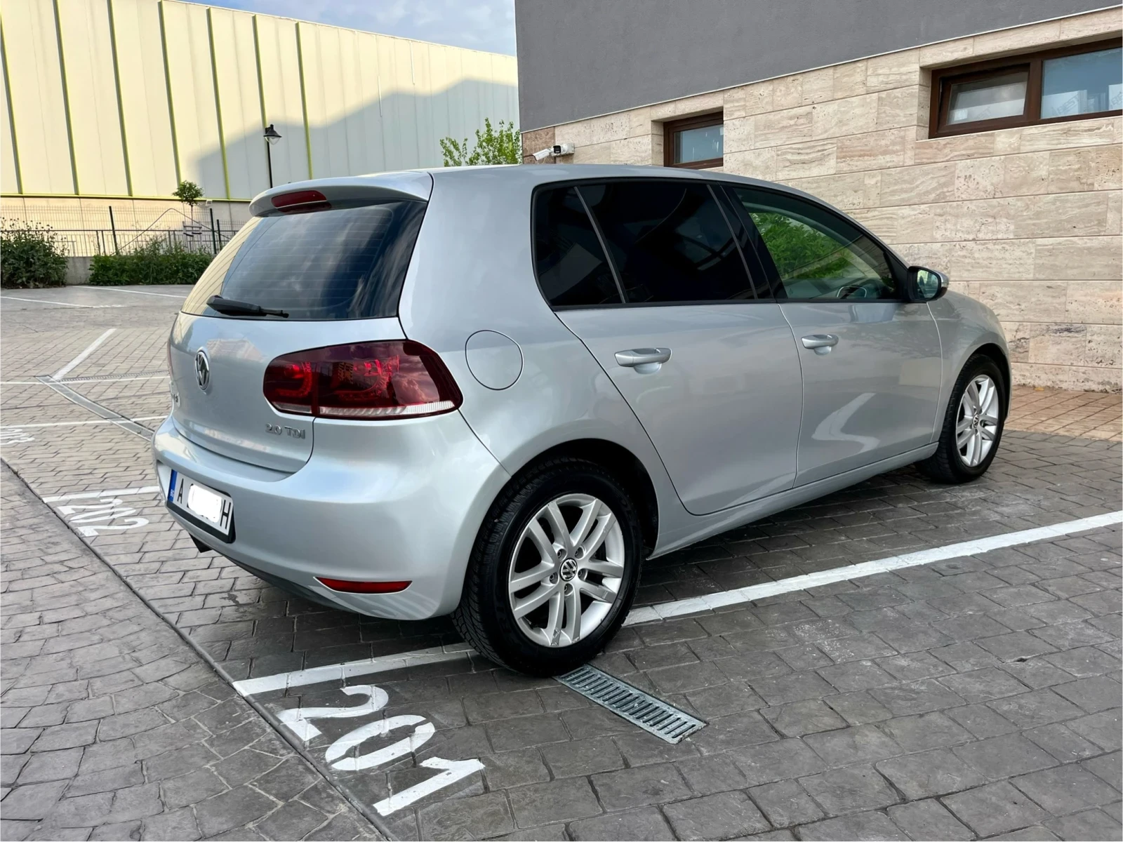 VW Golf 2.0TDI 140кс 6ск.* Цялостно Обслужена* ТОП * , снимка 6 - Автомобили и джипове - 54662415