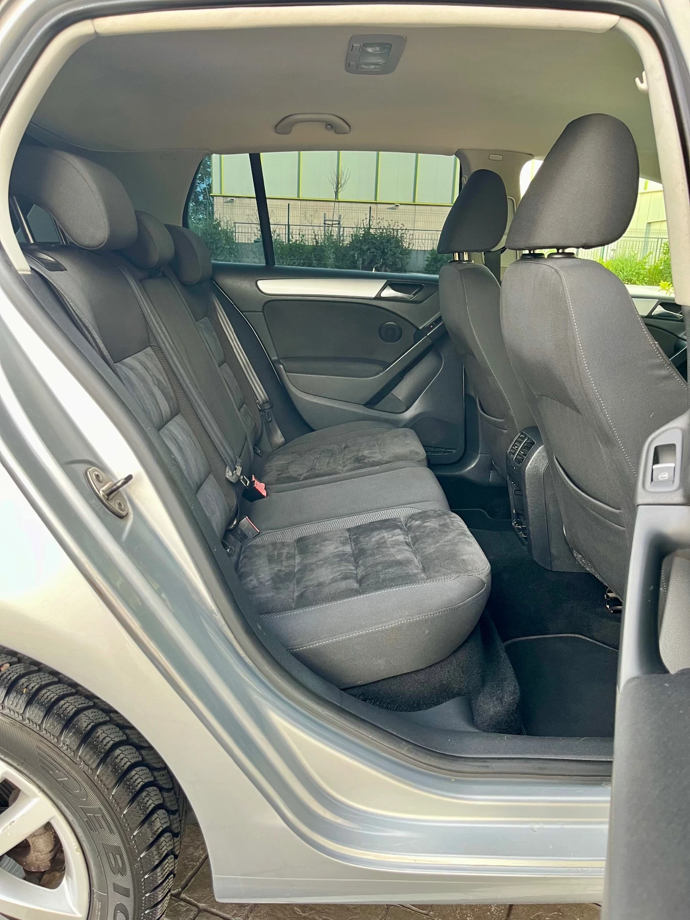 VW Golf 2.0TDI 140кс 6ск.* Цялостно Обслужена* ТОП * , снимка 10 - Автомобили и джипове - 54662415