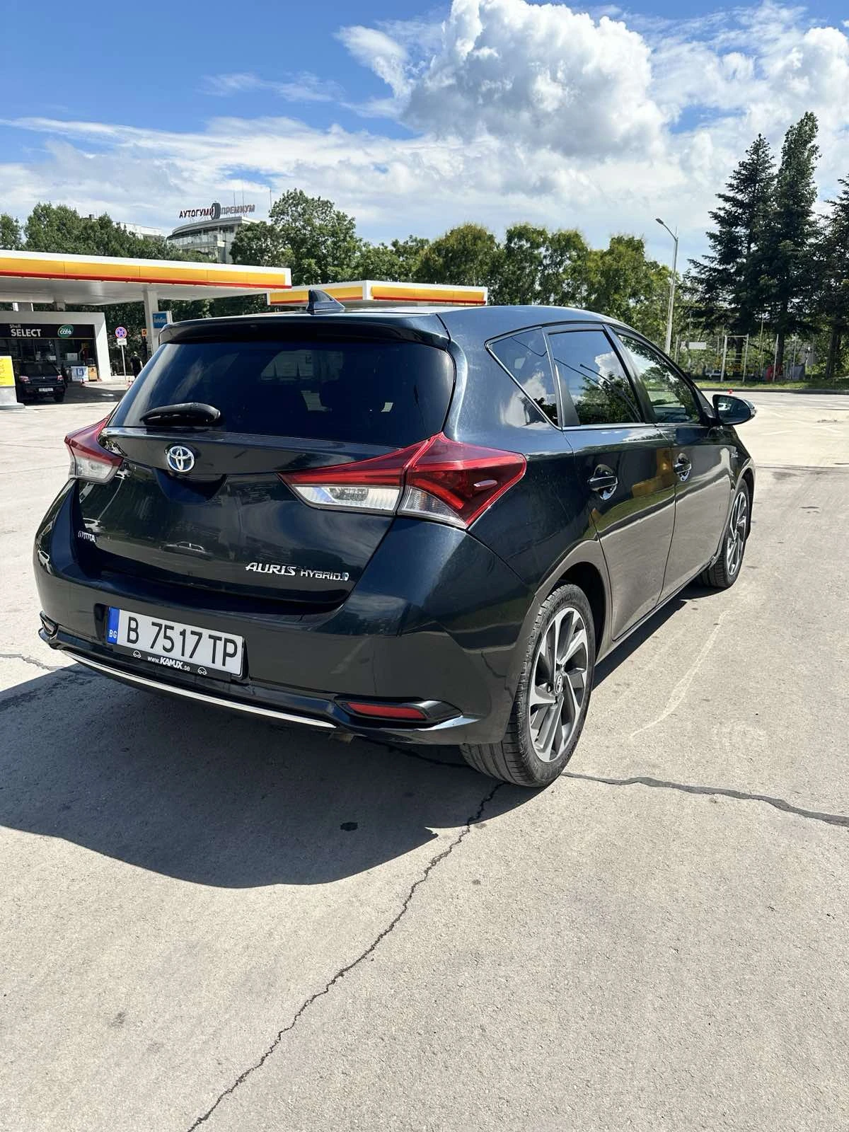 Toyota Auris 1.8 Hybrid e-CVT, снимка 8 - Автомобили и джипове - 54914688
