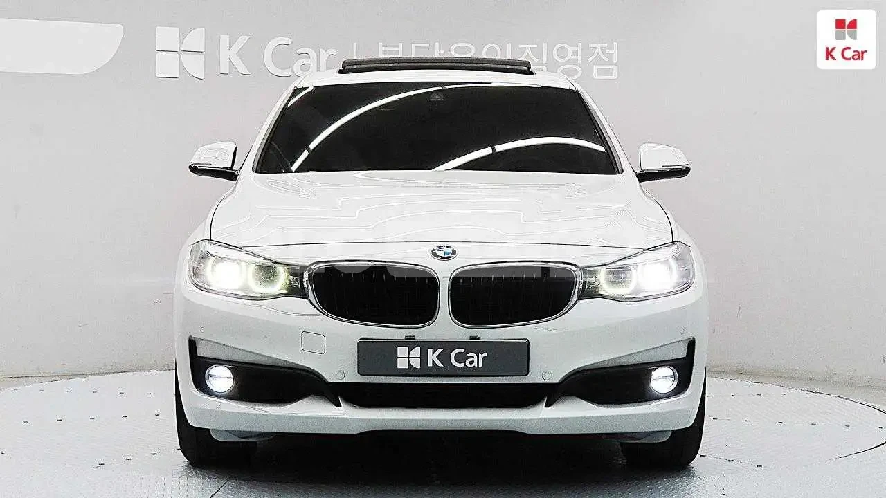 BMW 5 Gran Turismo 2.0L| HUD| PANO| 360CAM| AMBIENT| , снимка 2 - Автомобили и джипове - 54928261