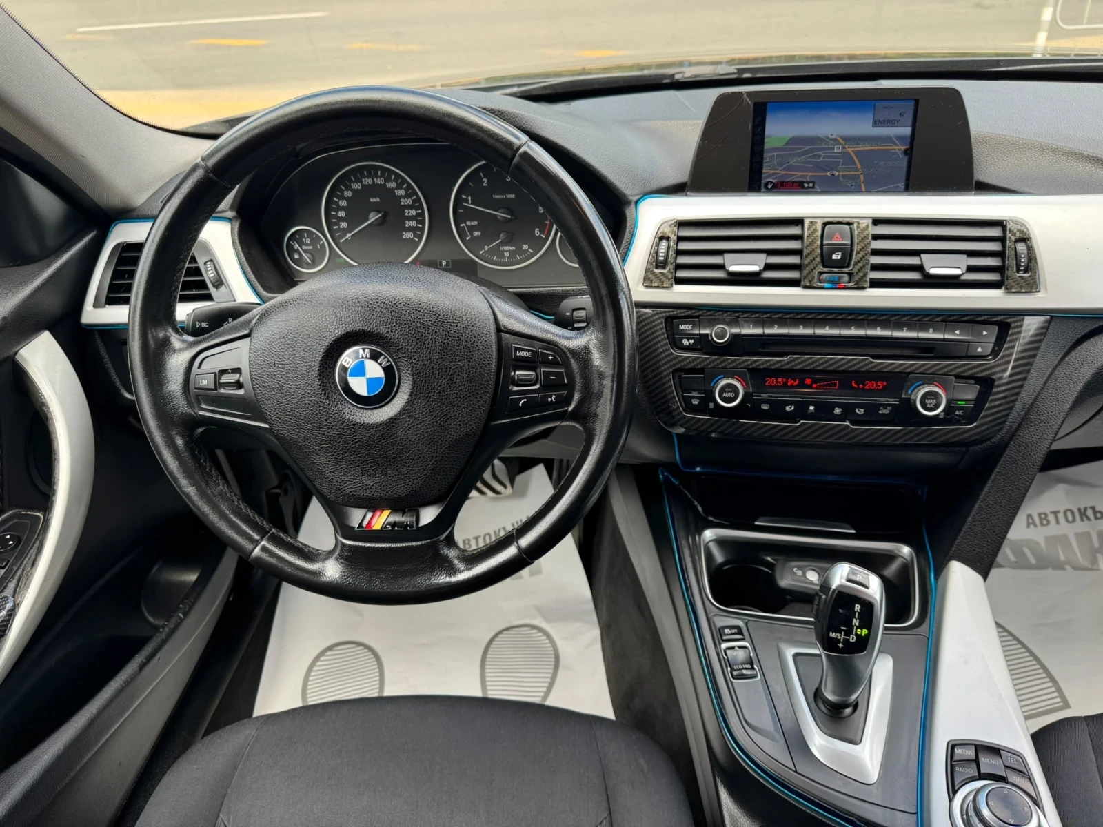 BMW 320 2.0D/AVTOMAT/NAVI, снимка 9 - Автомобили и джипове - 55263387