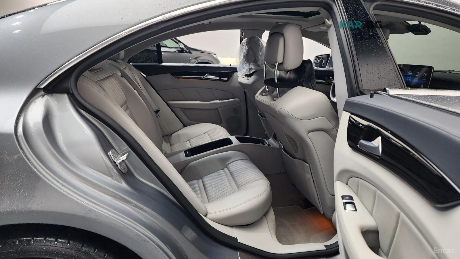 Mercedes-Benz CLS 63 AMG* КОЖА* ОБДУХВ* ПАНО* , снимка 10 - Автомобили и джипове - 55263717