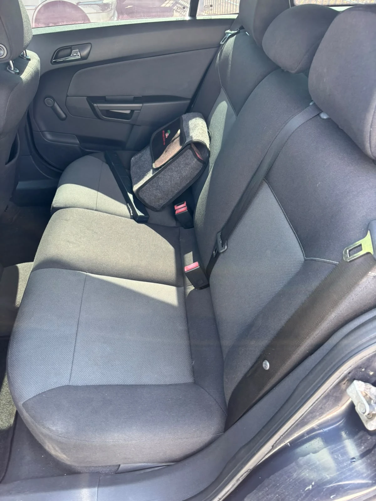 Opel Astra H 1.6, снимка 12 - Автомобили и джипове - 55644332