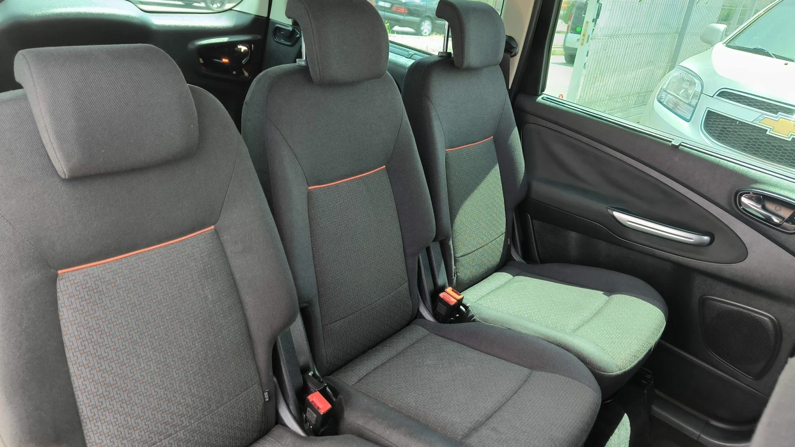 Ford Galaxy 2.0TDI, снимка 11 - Автомобили и джипове - 55672129
