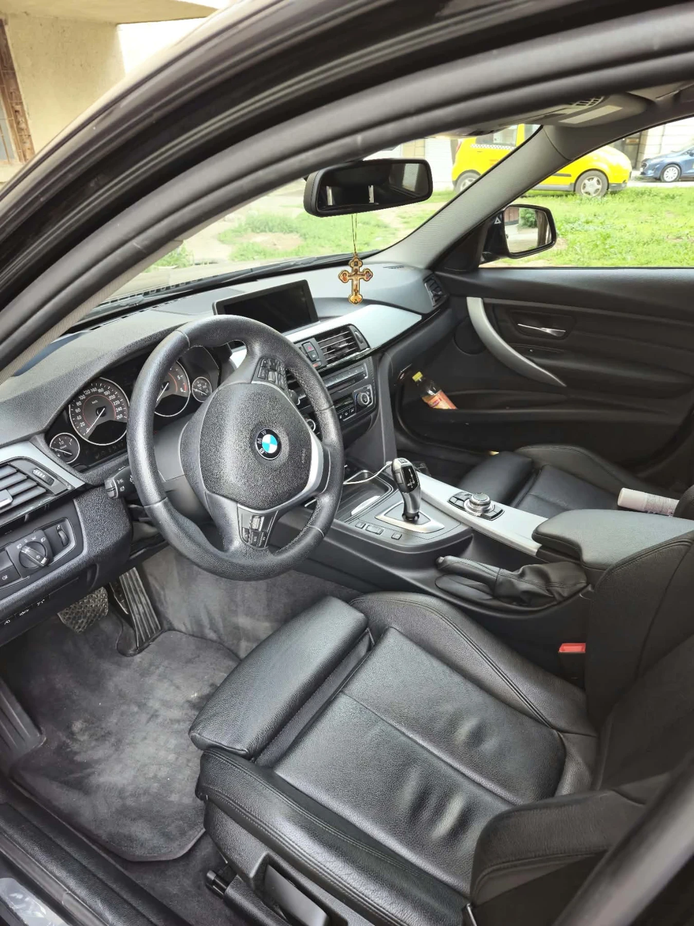 BMW 330 D XDRIVE 258hp, снимка 11 - Автомобили и джипове - 55826943