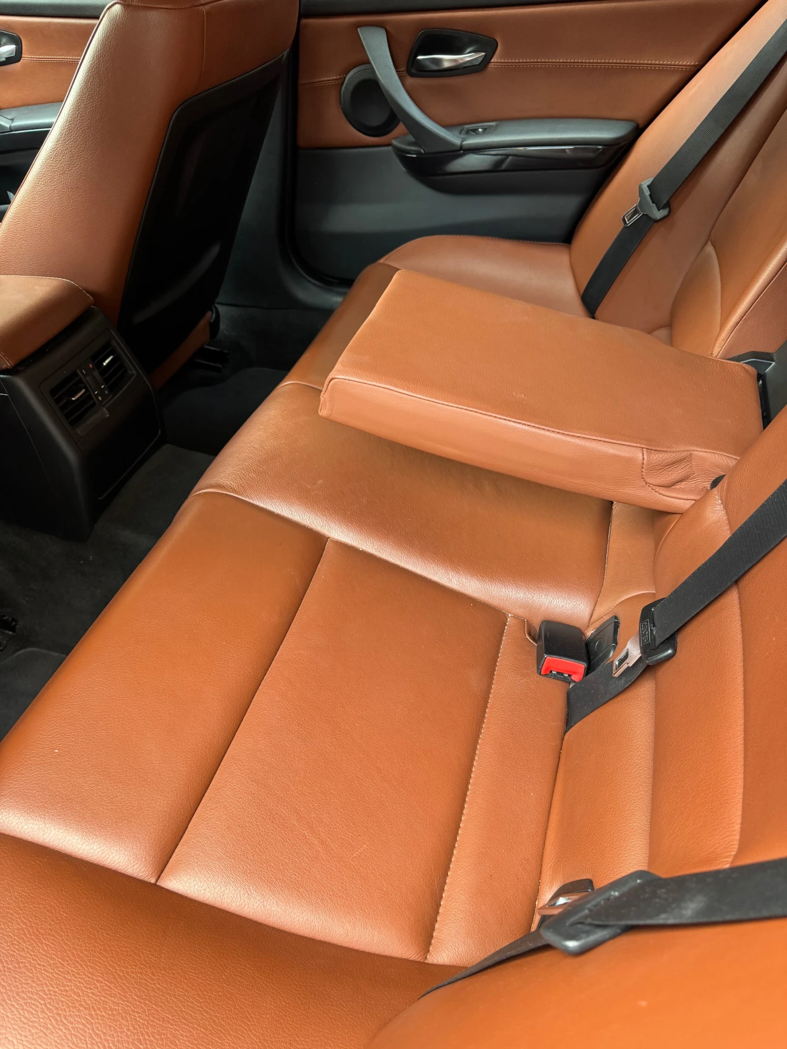 BMW 320 320 d  X-Drive 184ps Като Нов - FINAL EDiTiON, снимка 12 - Автомобили и джипове - 55972276