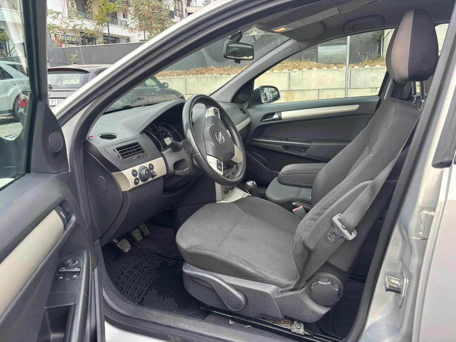 Opel Astra, снимка 12 - Автомобили и джипове - 56112661
