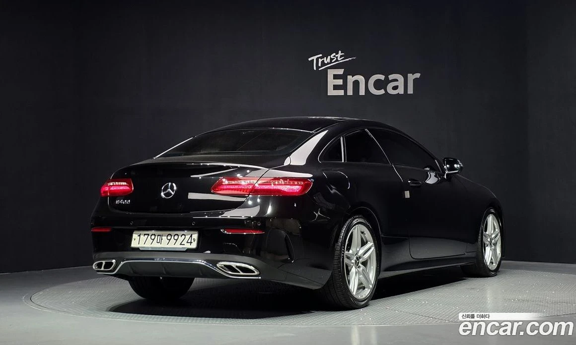Mercedes-Benz E 220 E220d Coupe, снимка 2 - Автомобили и джипове - 56122891