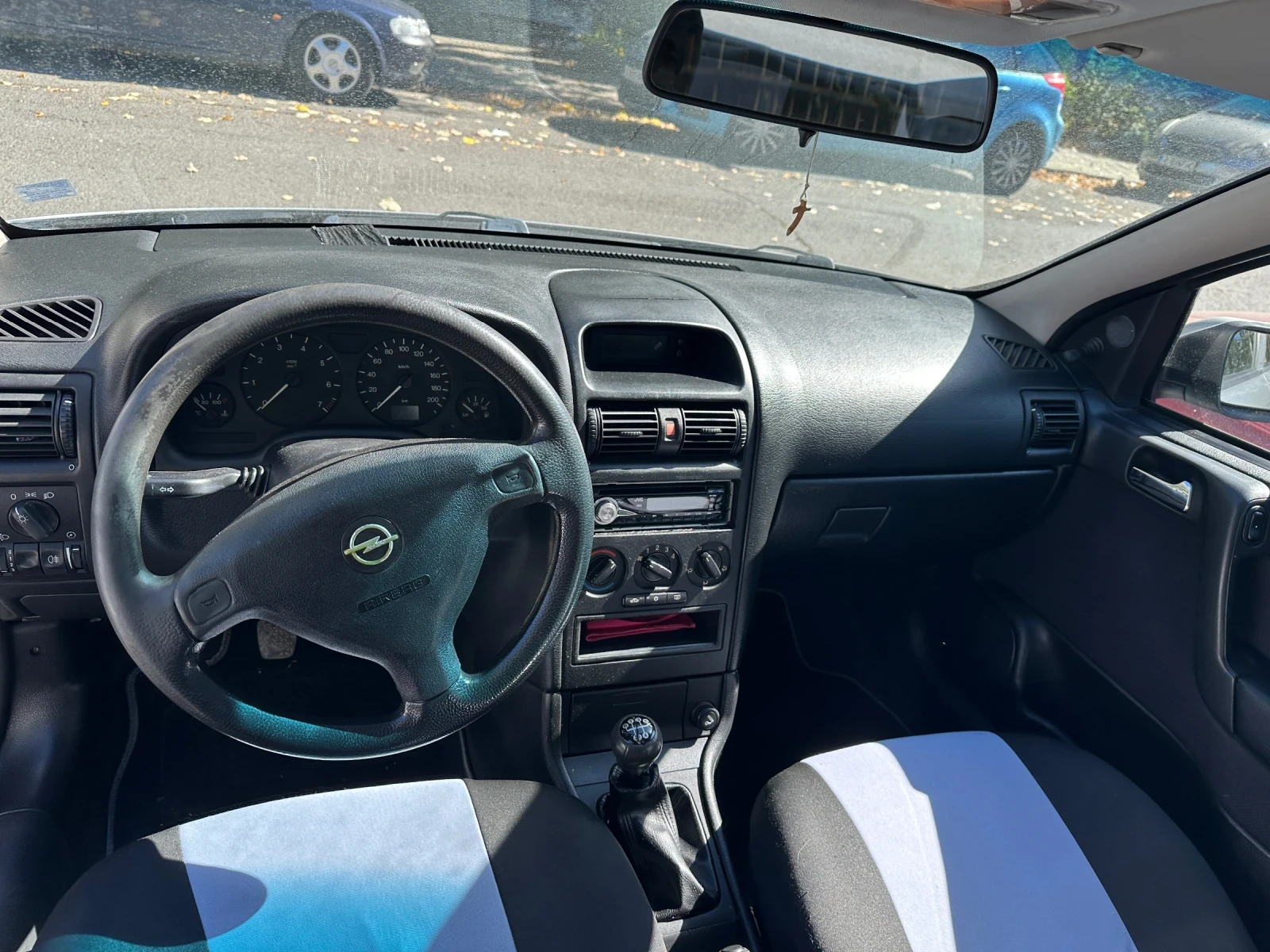 Opel Astra 1.4 бензин, снимка 6 - Автомобили и джипове - 56356005