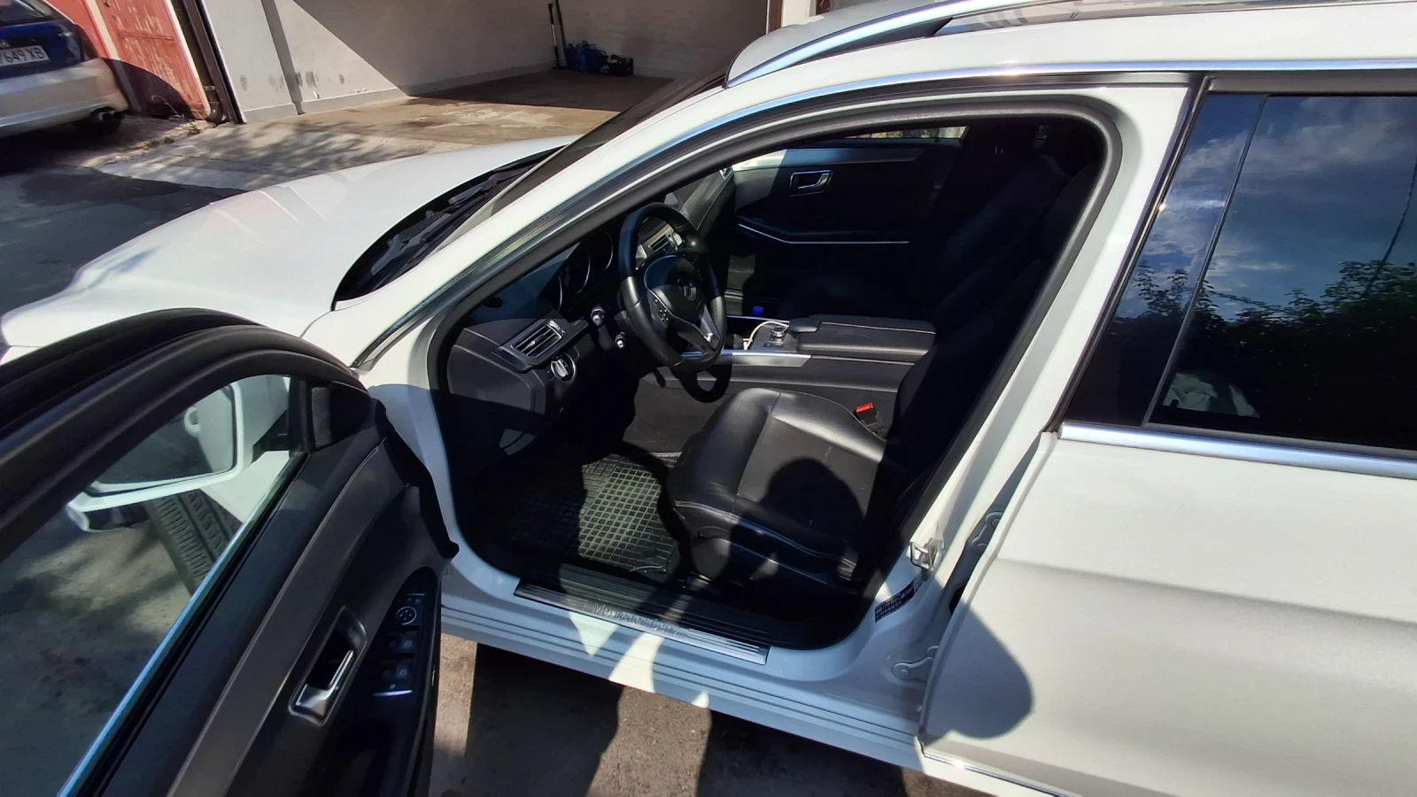 Mercedes-Benz E 220 Bluetec , снимка 12 - Автомобили и джипове - 56485468