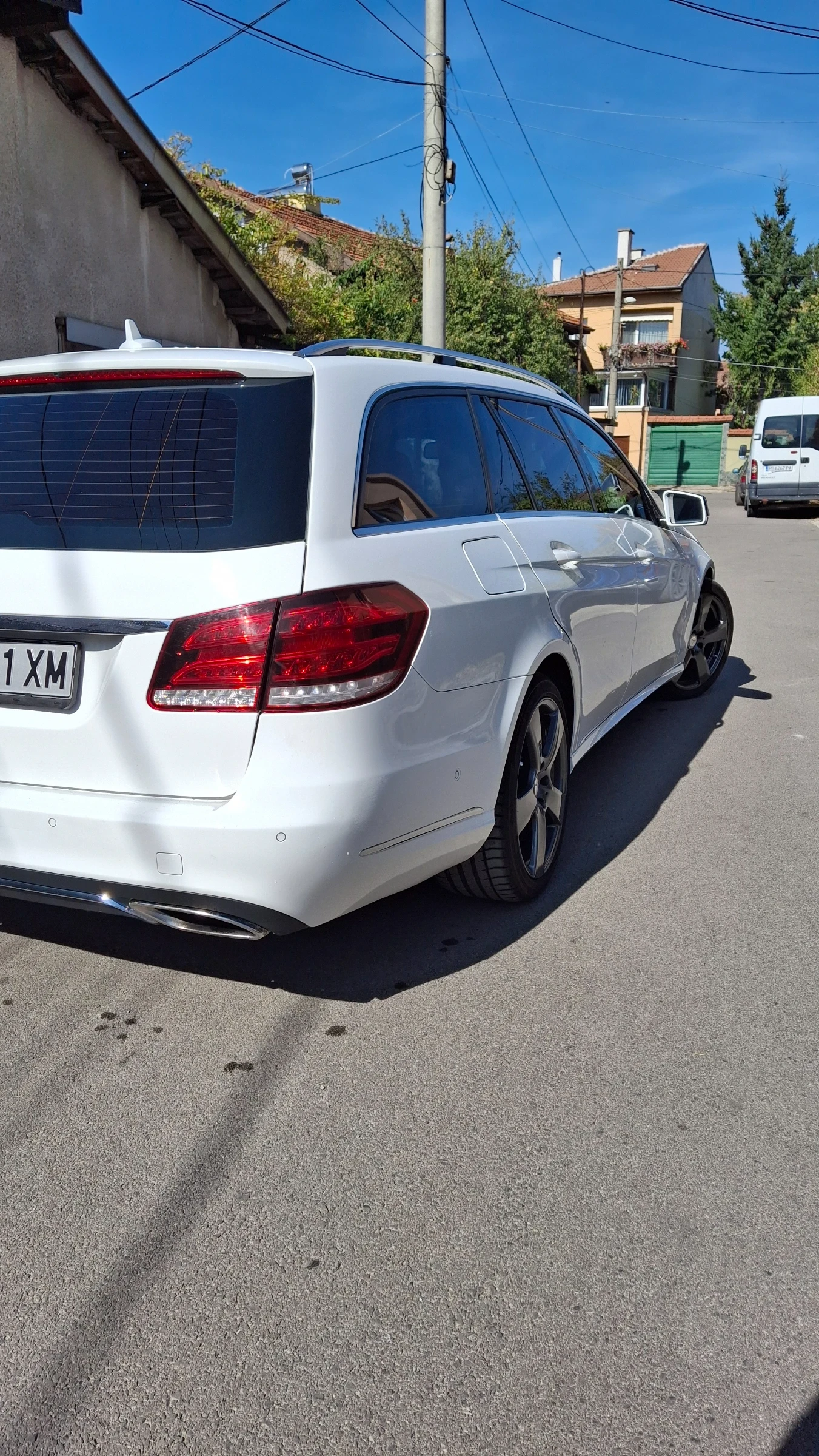 Mercedes-Benz E 220 Bluetec , снимка 2 - Автомобили и джипове - 56485468