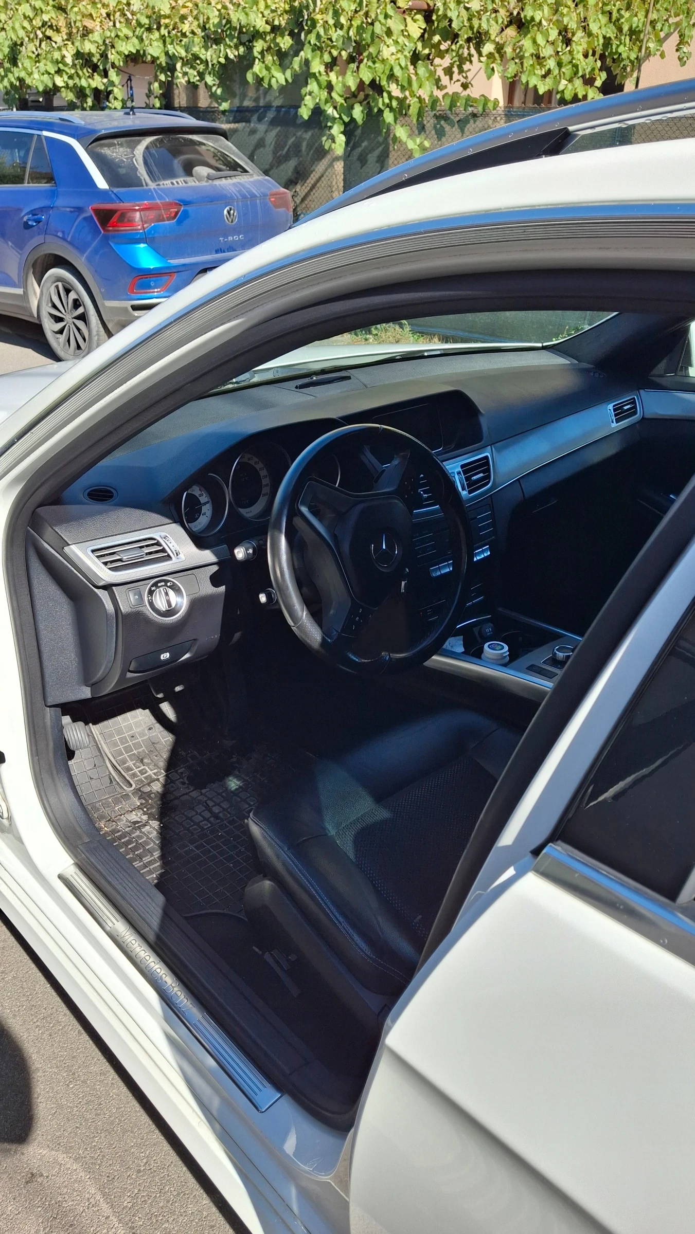 Mercedes-Benz E 220 Bluetec , снимка 4 - Автомобили и джипове - 56485468