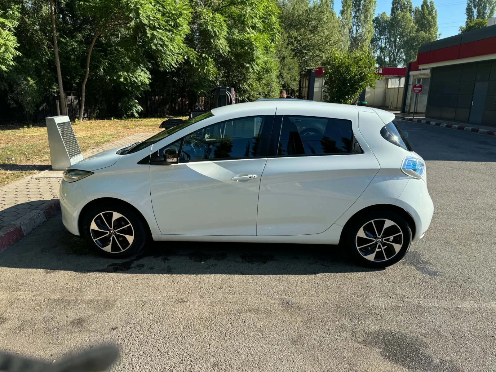 Renault Zoe, снимка 10 - Автомобили и джипове - 56653611