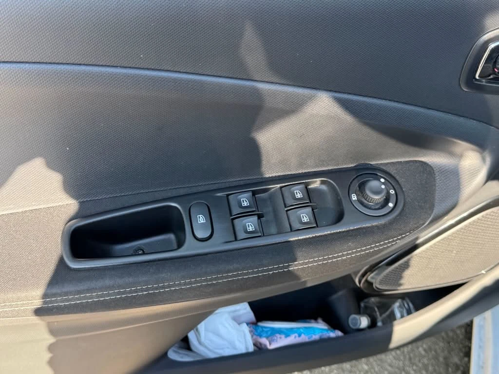 Renault Zoe, снимка 9 - Автомобили и джипове - 56653611