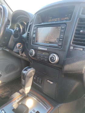 Mitsubishi Pajero 3.2 DID 200 кс, снимка 11