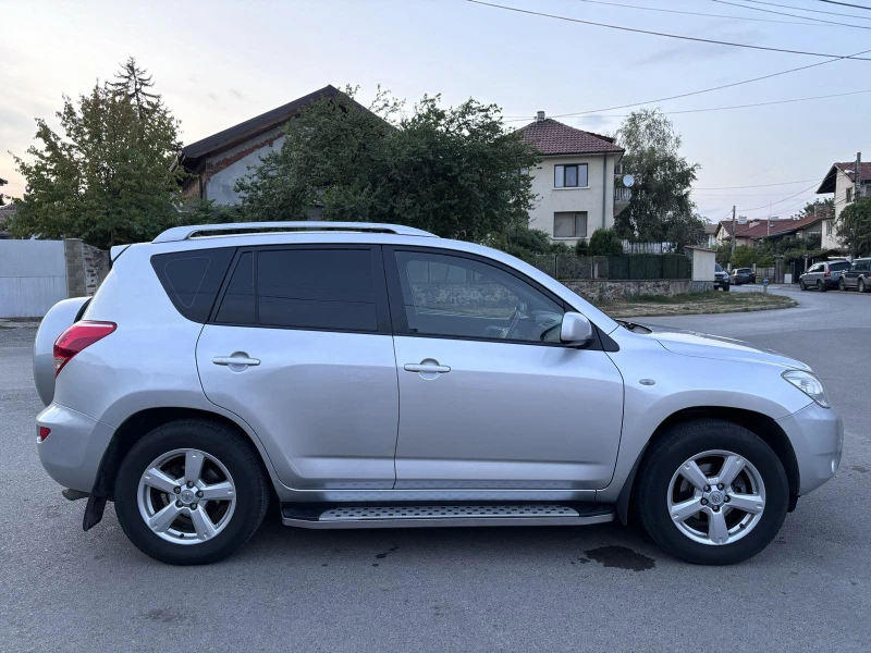 Toyota Rav4 VVTI2.0* Автоматик* Газ* 4х4* Навигация, снимка 6 - Автомобили и джипове - 47155741