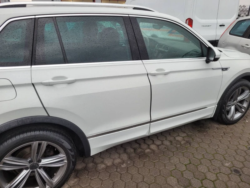 VW Tiguan 2.0TDI R-LINE FULL 120хил.ЛИЗИНГ , снимка 11 - Автомобили и джипове - 47984969