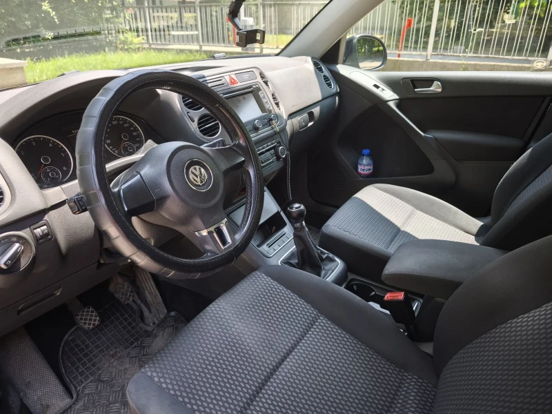 VW Tiguan 2.0 TDI, снимка 6 - Автомобили и джипове - 52524179