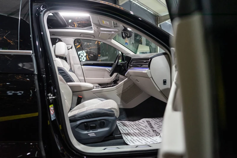 VW Touareg 50TDI 4MOTION FULL R LINE ПАНО ЛИЗИНГ 100%, снимка 12 - Автомобили и джипове - 53598406