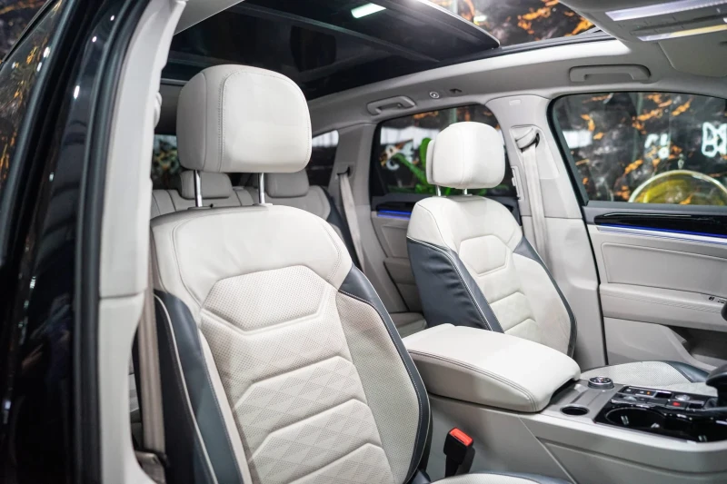 VW Touareg 50TDI 4MOTION FULL R LINE ПАНО ЛИЗИНГ 100%, снимка 13 - Автомобили и джипове - 53598406