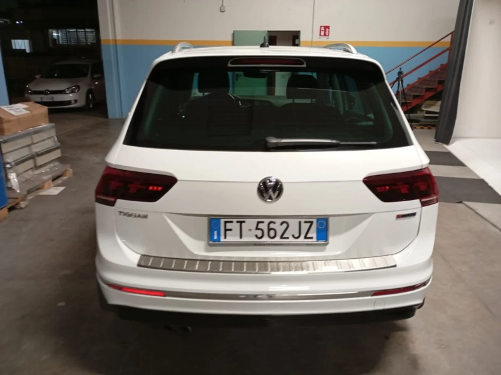 VW Tiguan 2.0TDI R-LINE FULL 120хил.ЛИЗИНГ  - изображение 4