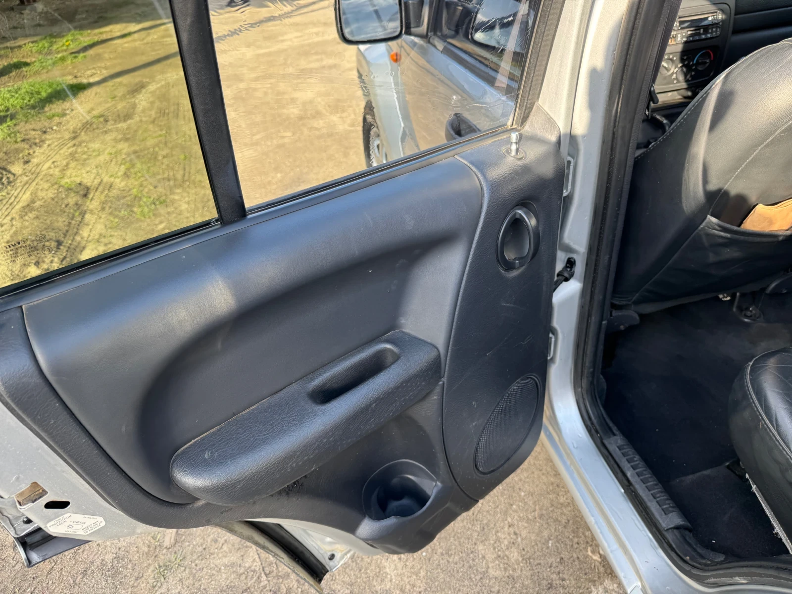 Jeep Cherokee 2.4i - изображение 9
