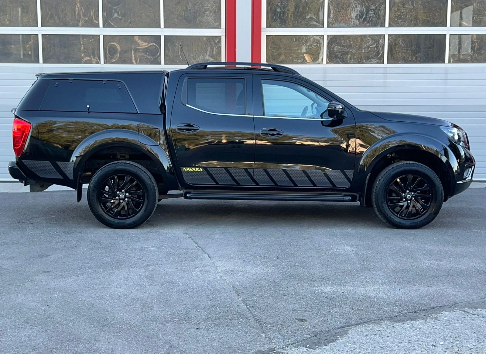 Nissan Navara 2.3DCI AUTOMATIK KEY LESS NAVI 360KAMERA EVRO 6B - изображение 7