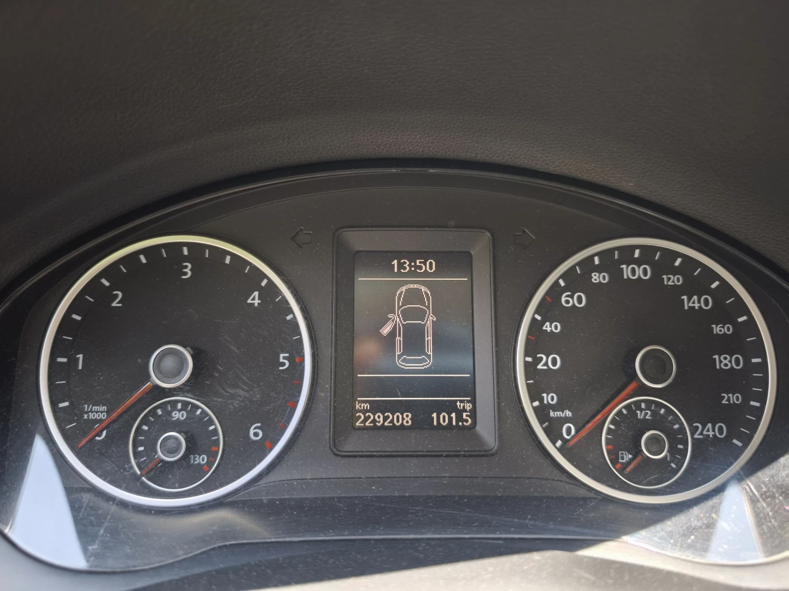 VW Tiguan 2.0 TDI - изображение 7