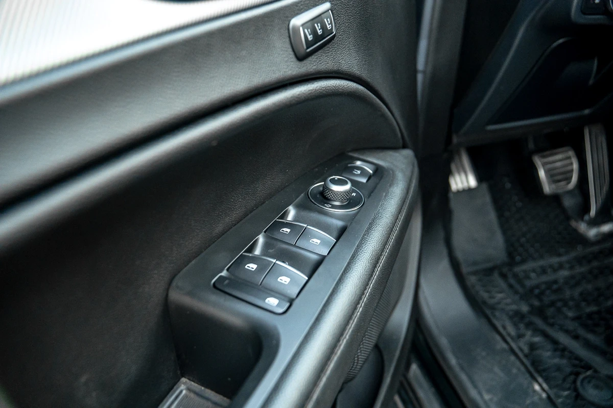 Alfa Romeo Stelvio TI AWD SPORT - изображение 10