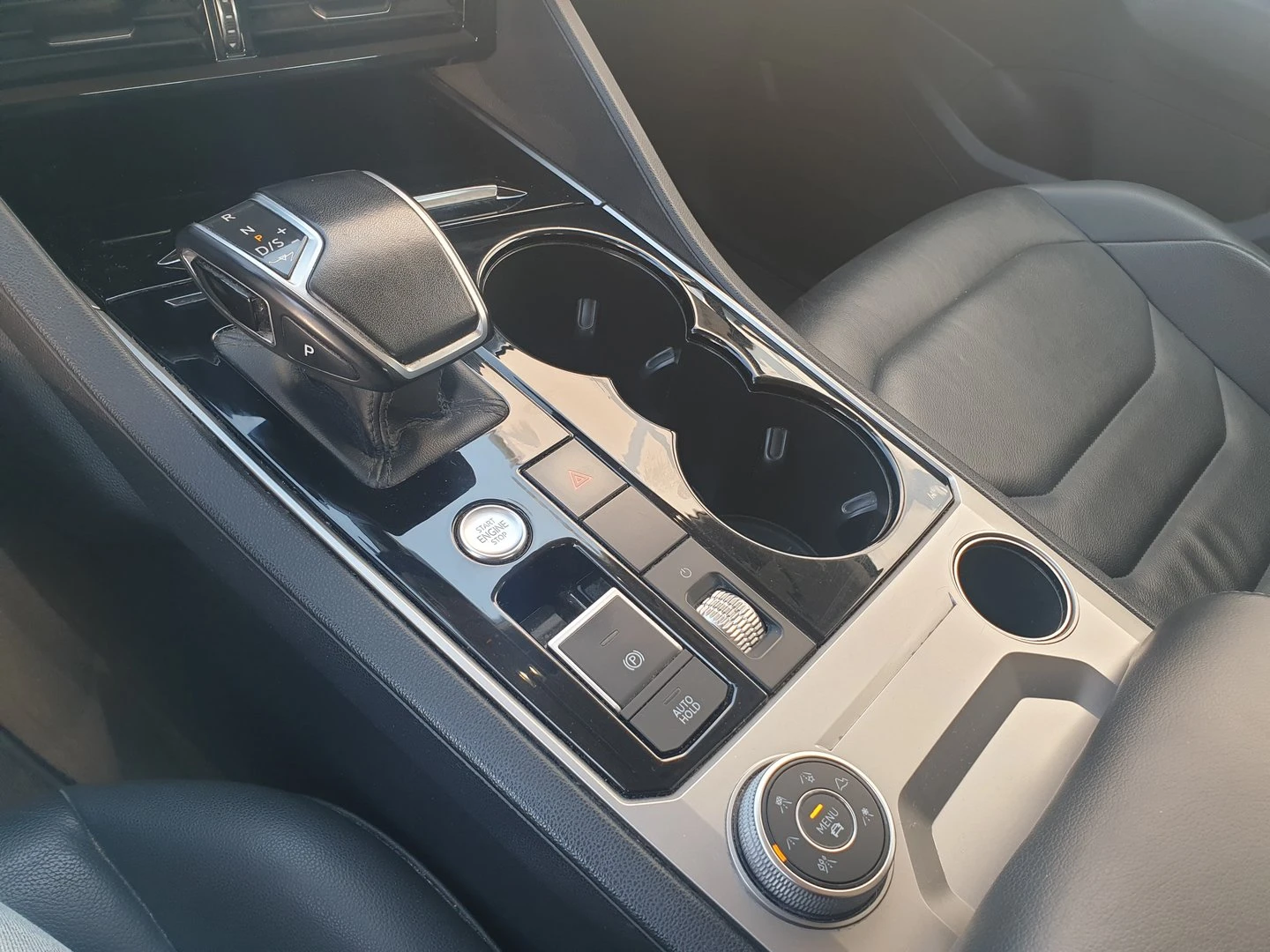 VW Touareg V6 TDI BMT 4MOTION - изображение 8