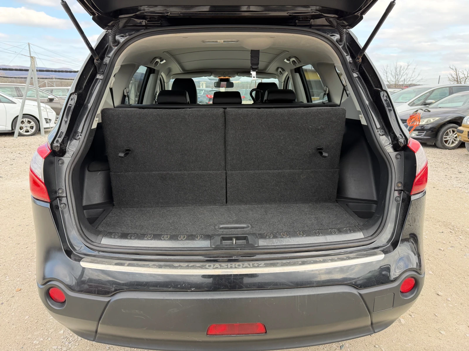 Nissan Qashqai 2.0/150кс 4х4 7места EVRO5 кожа панорама, снимка 13 - Автомобили и джипове - 54043237