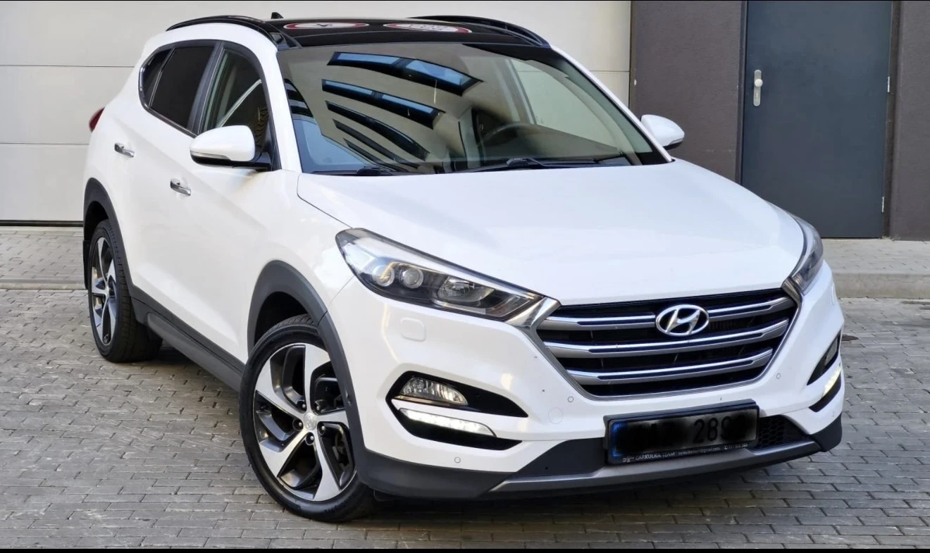 Hyundai Tucson 2.0 CRDI AWD Подгрев Обдухване Панорама Дистроник