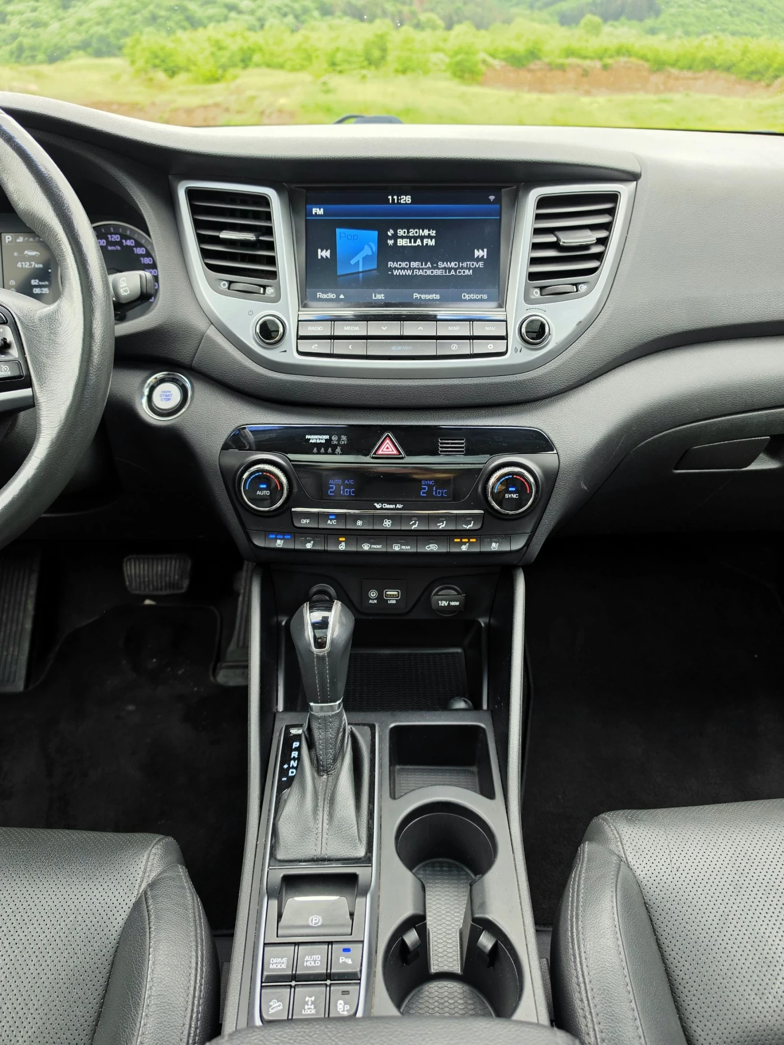 Hyundai Tucson 2.0 CRDI AWD Подгрев Обдухване Панорама Дистроник, снимка 14 - Автомобили и джипове - 54345535