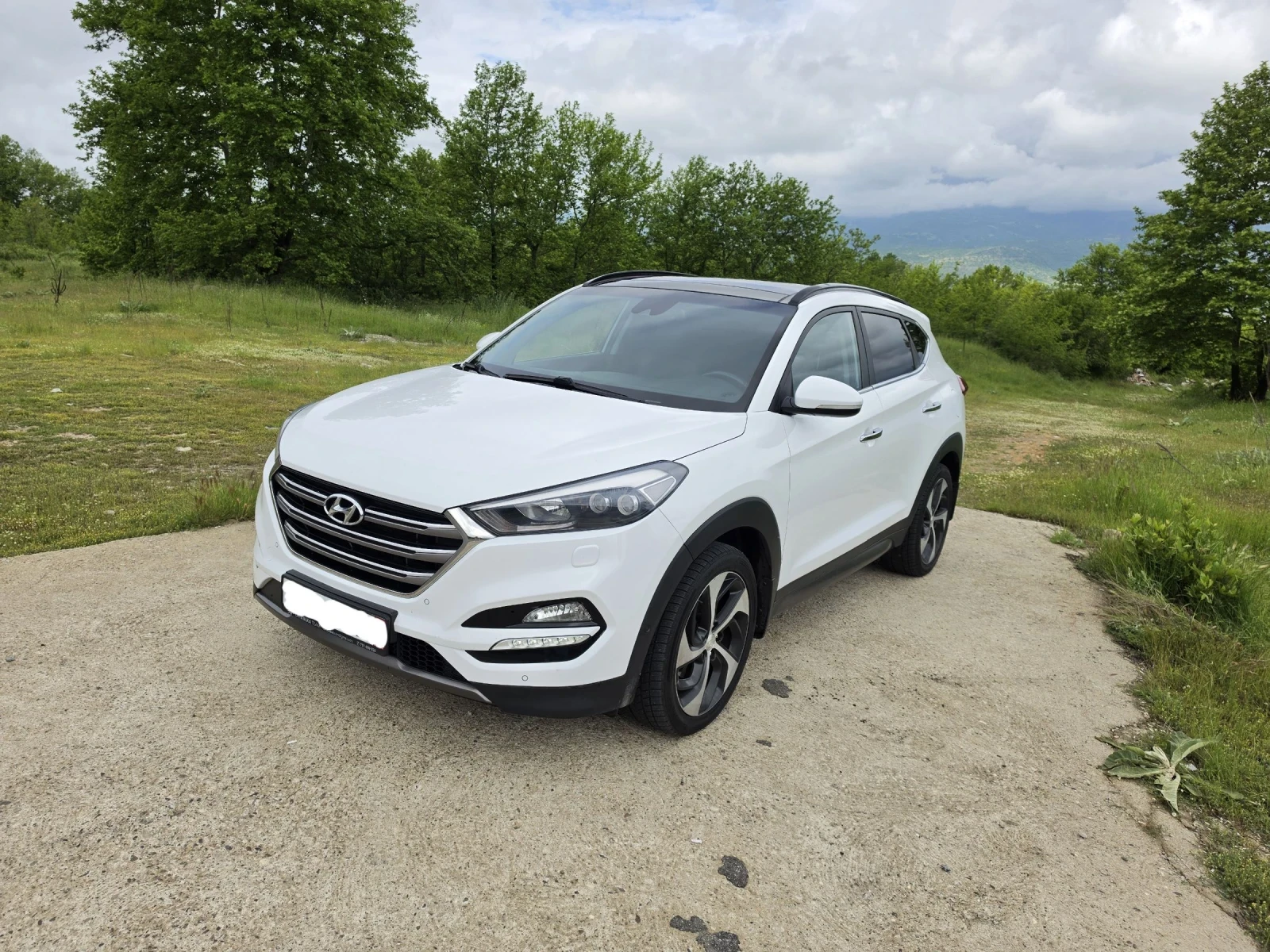 Hyundai Tucson 2.0 CRDI AWD Подгрев Обдухване Панорама Дистроник, снимка 3 - Автомобили и джипове - 54345535