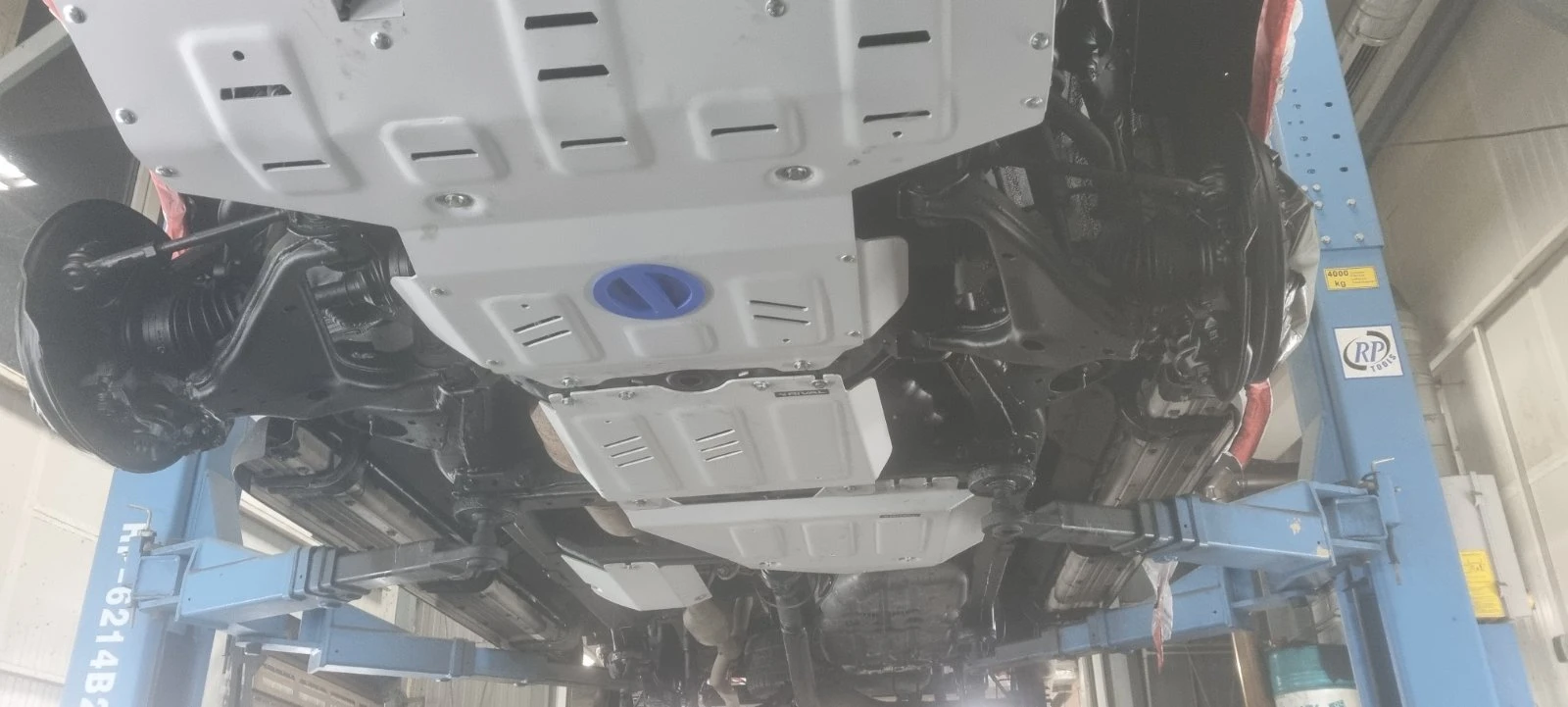 Toyota Hilux 2.8 INVINCIBLE, снимка 14 - Автомобили и джипове - 54974708