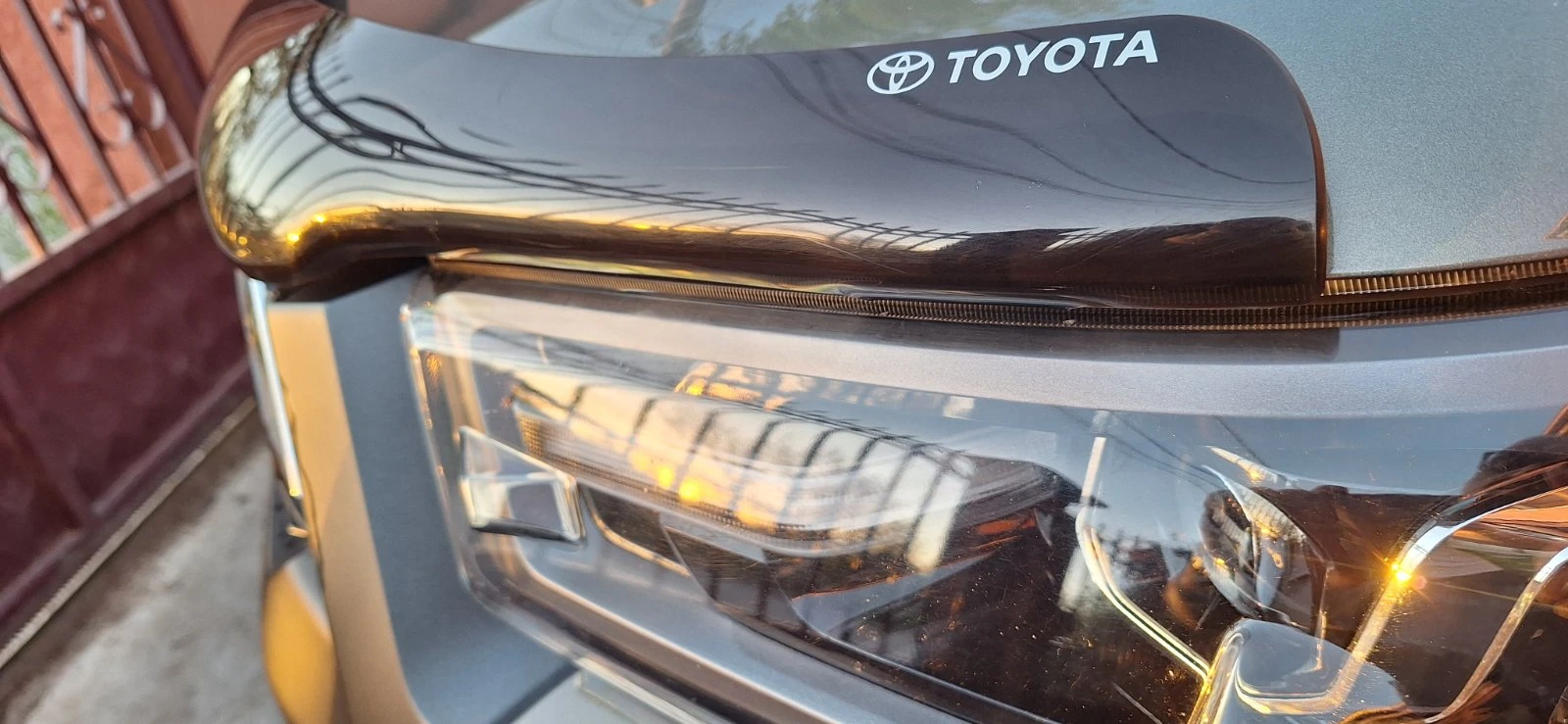 Toyota Hilux 2.8 INVINCIBLE, снимка 16 - Автомобили и джипове - 54974708