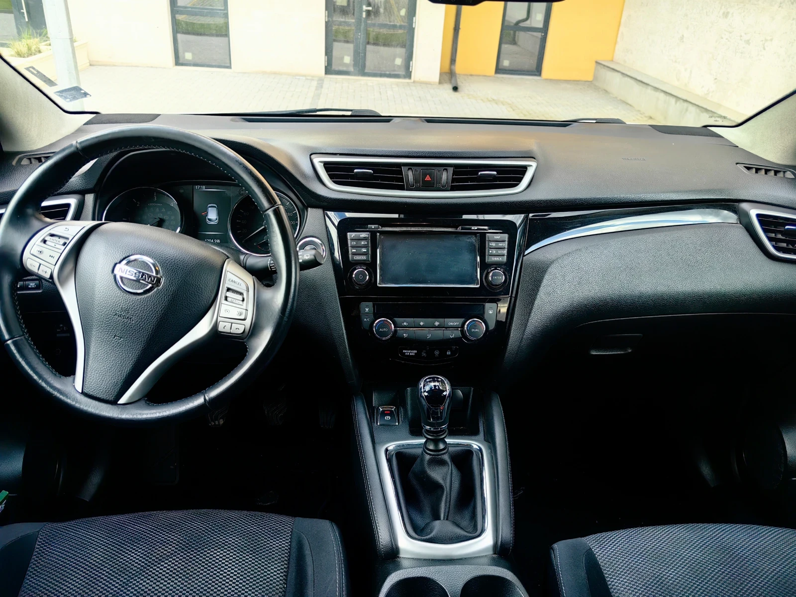 Nissan Qashqai, снимка 6 - Автомобили и джипове - 55015232