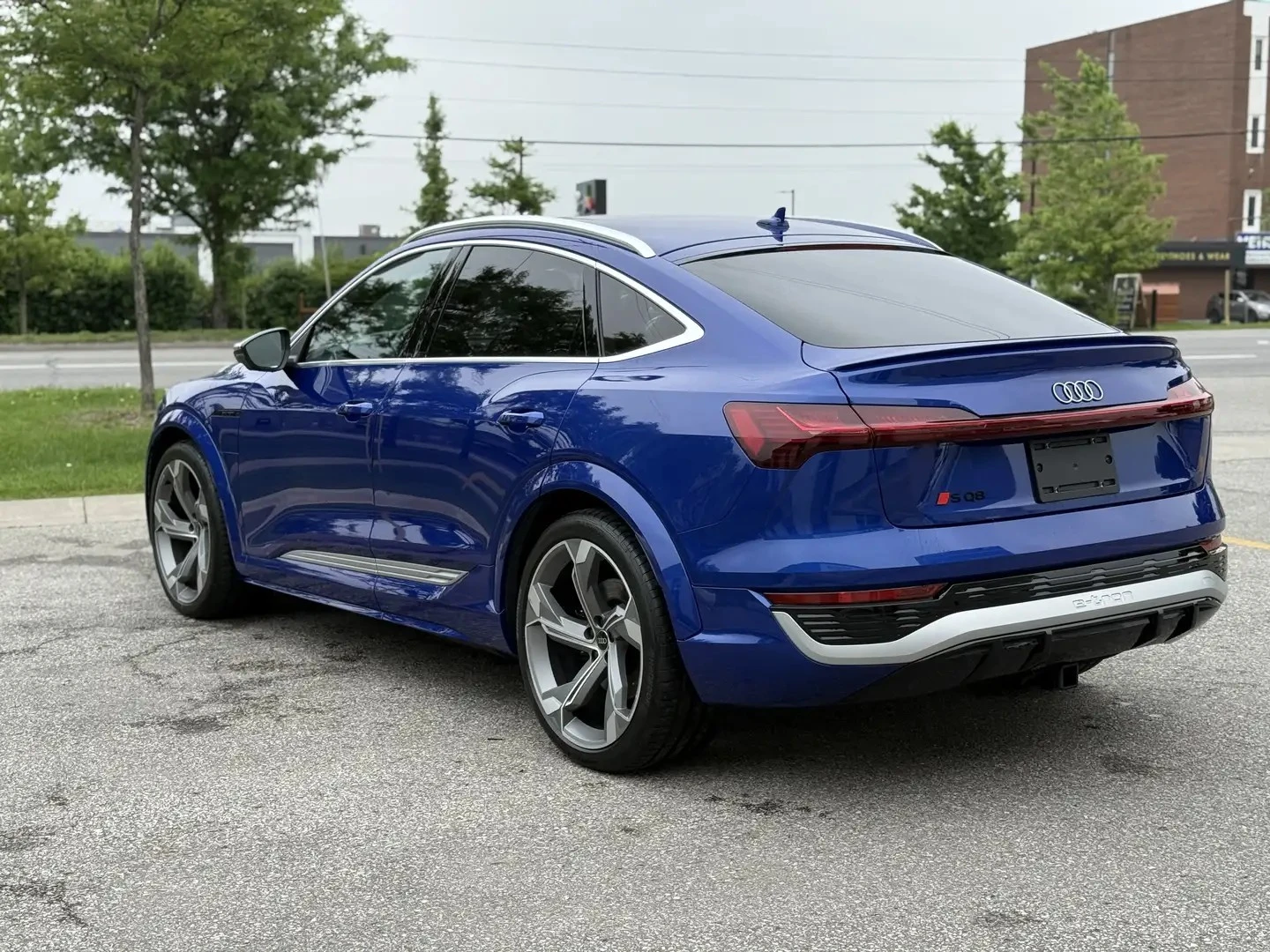 Audi SQ8 E-TRON PRESTIGE ЦЕНА ДО БЪЛГАРИЯ АВТОКРЕДИТ, снимка 6 - Автомобили и джипове - 55153932