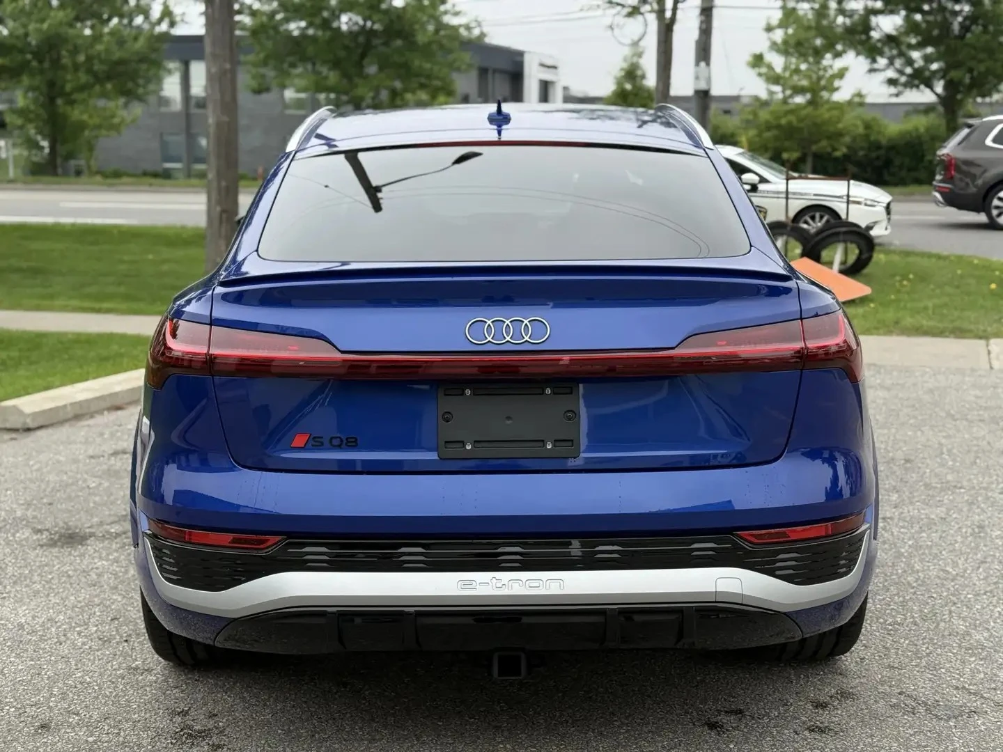 Audi SQ8 E-TRON PRESTIGE ЦЕНА ДО БЪЛГАРИЯ АВТОКРЕДИТ, снимка 7 - Автомобили и джипове - 55153932