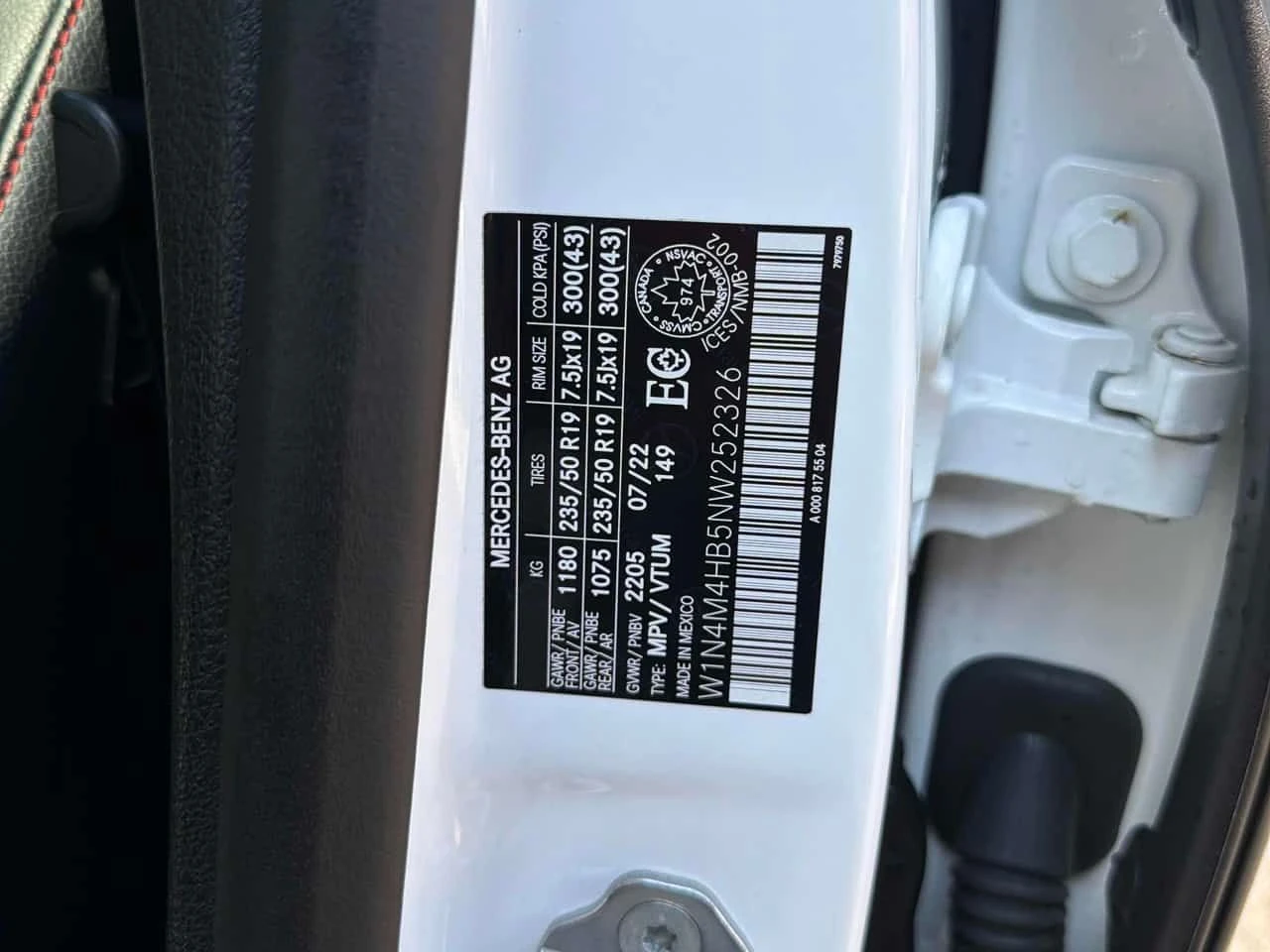 Mercedes-Benz GLB 250 АМГ ПАКЕТ/CARFAX/360 КАМ/ПАНО/ПОДГРЕВ/КЛИП, снимка 15 - Автомобили и джипове - 55583151