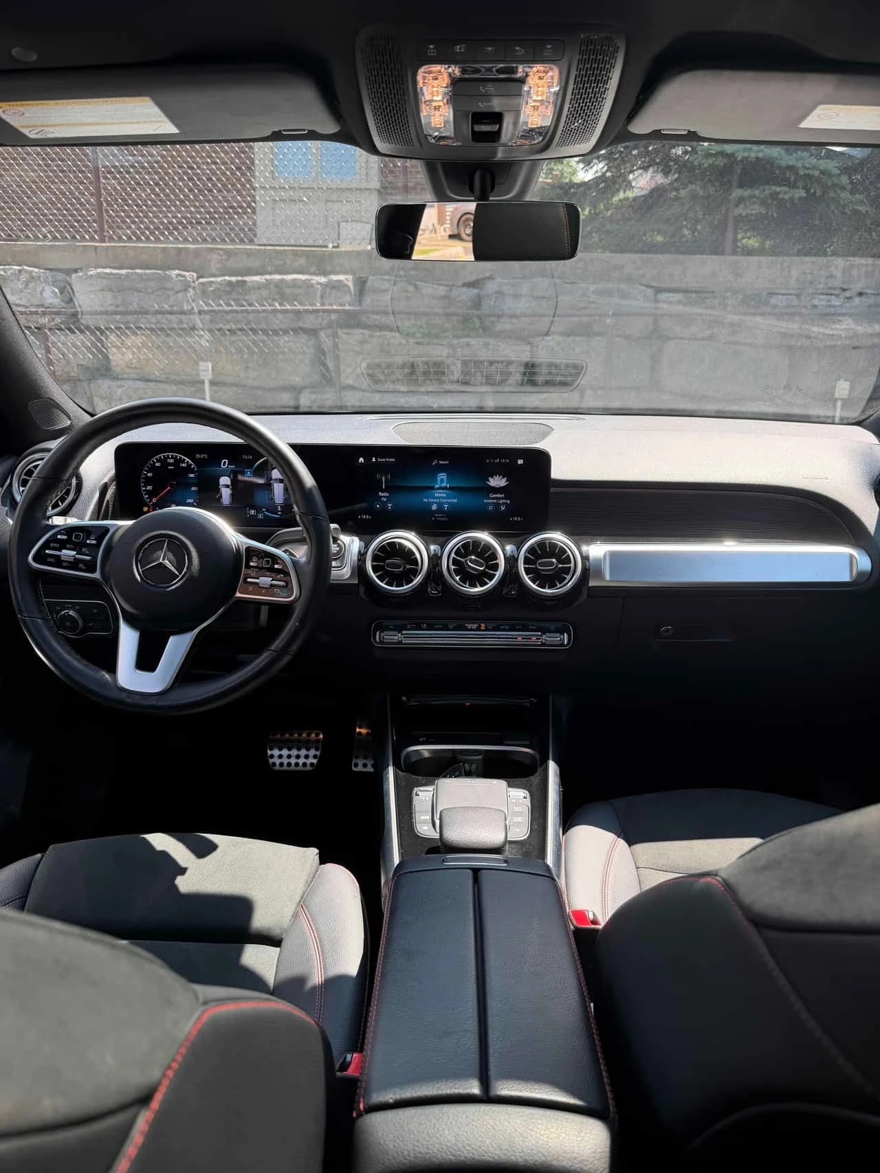 Mercedes-Benz GLB 250 АМГ ПАКЕТ/CARFAX/360 КАМ/ПАНО/ПОДГРЕВ/КЛИП, снимка 9 - Автомобили и джипове - 55583151