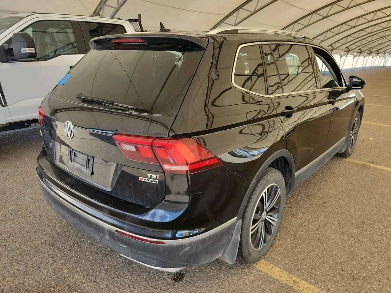 VW Tiguan Highline/CARFAX/Подгрев/Панорама/, снимка 3 - Автомобили и джипове - 55735324