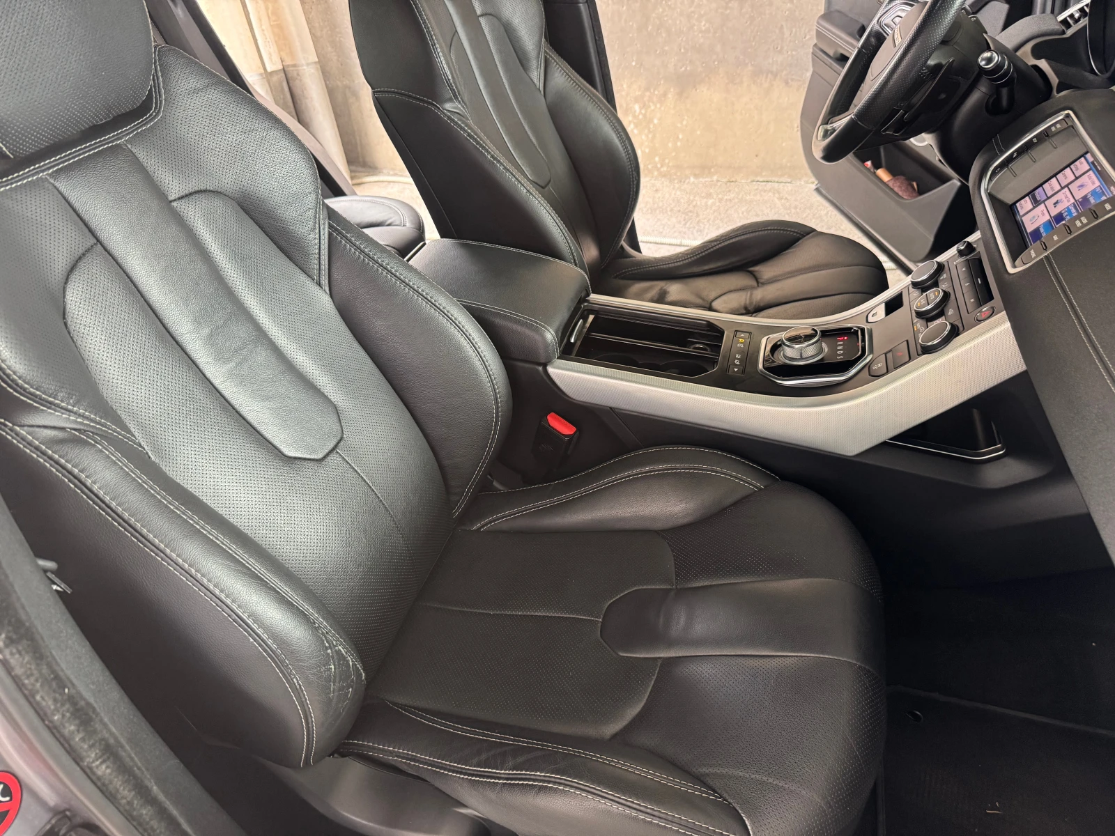 Land Rover Range Rover Evoque 2.2 D 4x4, снимка 8 - Автомобили и джипове - 55739905